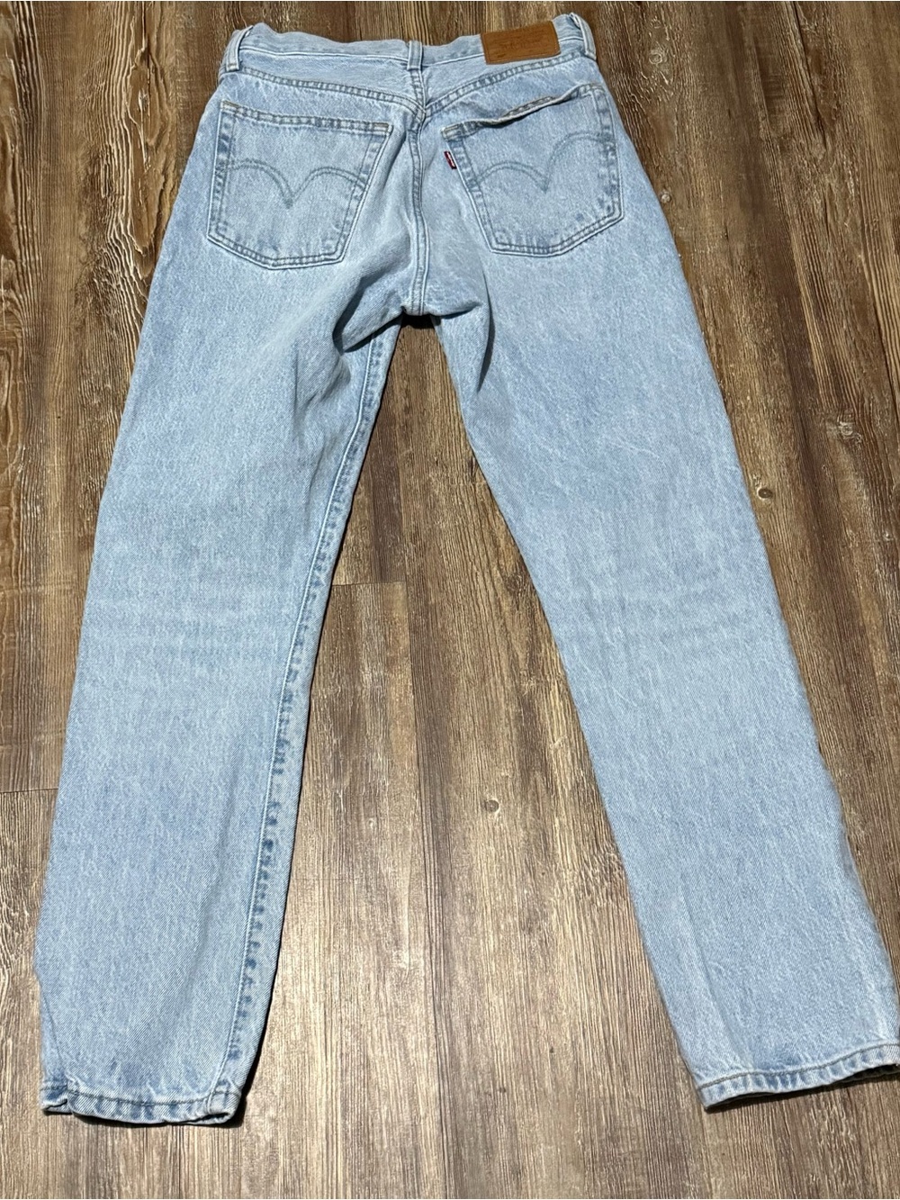 Levi's 501 Jeans Women's 25 Button Fly Straight Leg Light Wash Denim - Picture 8 of 8